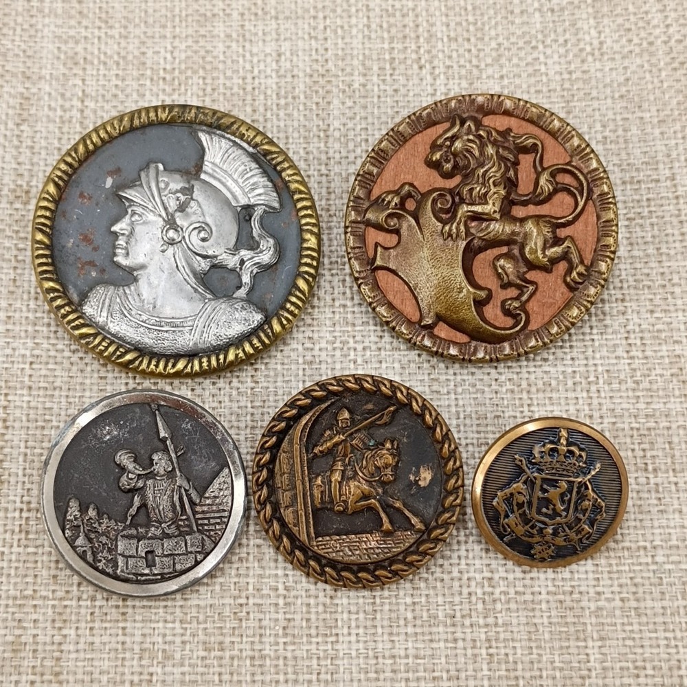 Antique Metal Buttons Lion Knight Roman Soldier Heraldic Sentinel Cracow 38-20mm